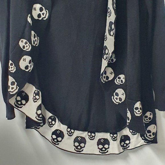 Hot Topic Black & White Skull Goth Punk Ruffle Hooded Cardigan Size Large - Picture 5 of 11
